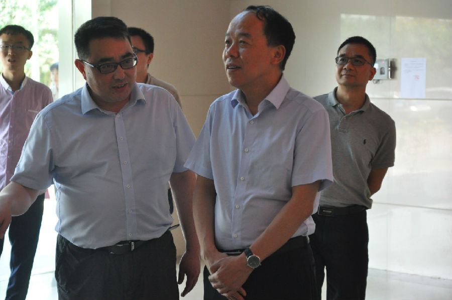 肖文勝副市長與玉林市科技局局長一行蒞臨廣西銀億調(diào)研